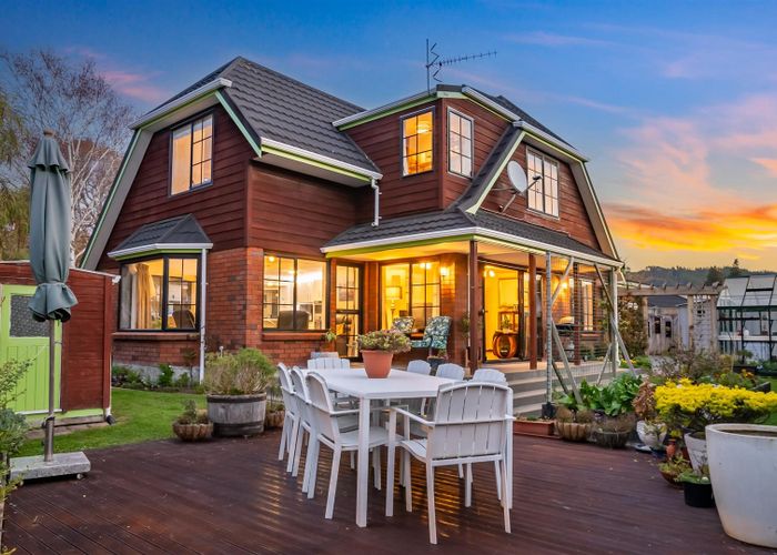  at 2/21 Marlborough Street, Silverstream, Upper Hutt