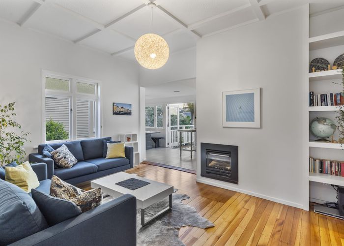 Free property data for 68 School Road, Morningside, Auckland homes.co.nz