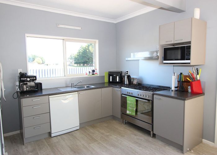  at 86 Enniskillen Street, Clifton, Invercargill