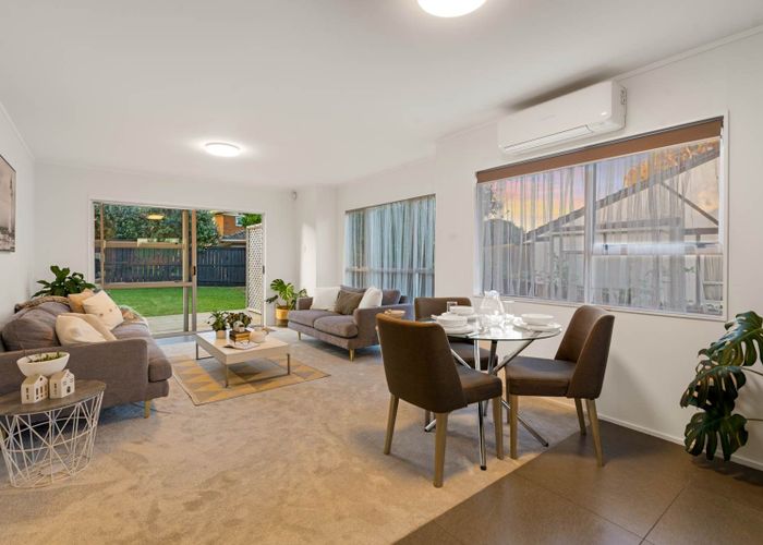  at 2/5 Cheam Place, Pakuranga Heights, Manukau City, Auckland