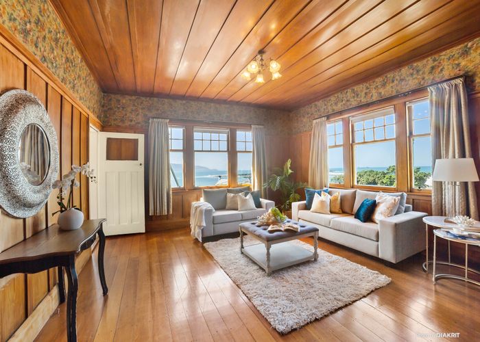  at 4 Beach Street, Island Bay, Wellington