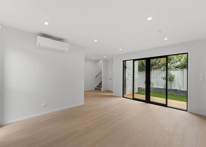  at 2D Coronation Street, Belmont, North Shore City, Auckland