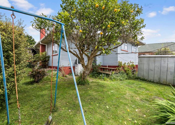  at 16 Botany Road, Howick, Auckland