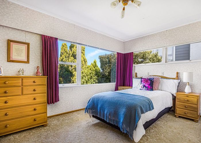  at 39 Holland Road, Hillcrest, North Shore City, Auckland