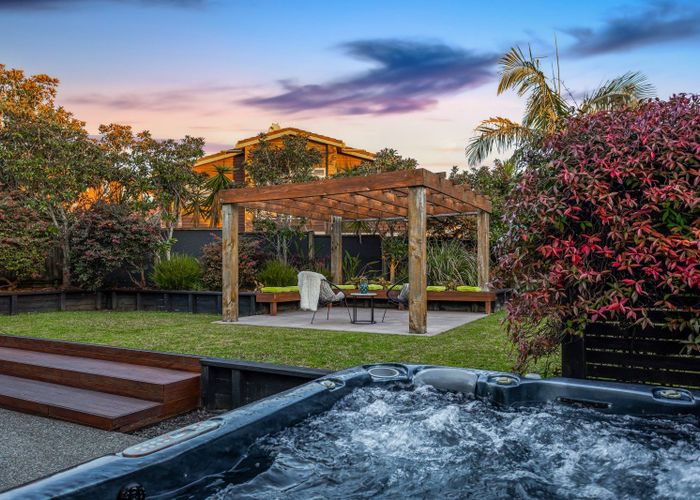  at 17 Glen Bay Close, Pinehill, Auckland