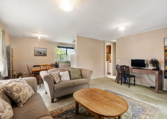  at 2/64 Titirangi Road, New Lynn, Waitakere City, Auckland