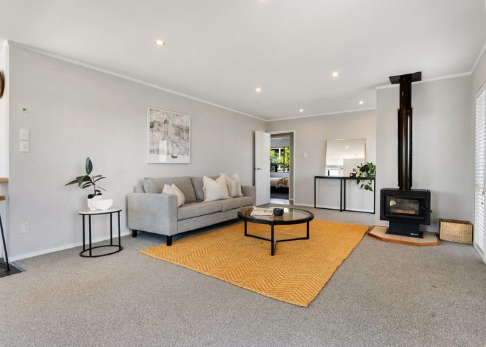  at 2/12 Petrel Place, Massey, Waitakere City, Auckland