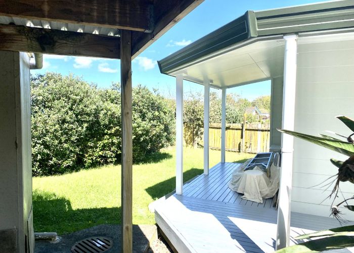  at 1/51 Greenslade Crescent, Northcote, North Shore City, Auckland