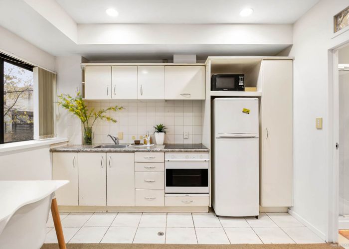  at 3J/16 Liverpool Street, Auckland Central, Auckland
