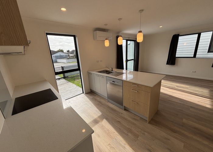  at 19 Rewarewa Road, Te Atatu Peninsula, Waitakere City, Auckland