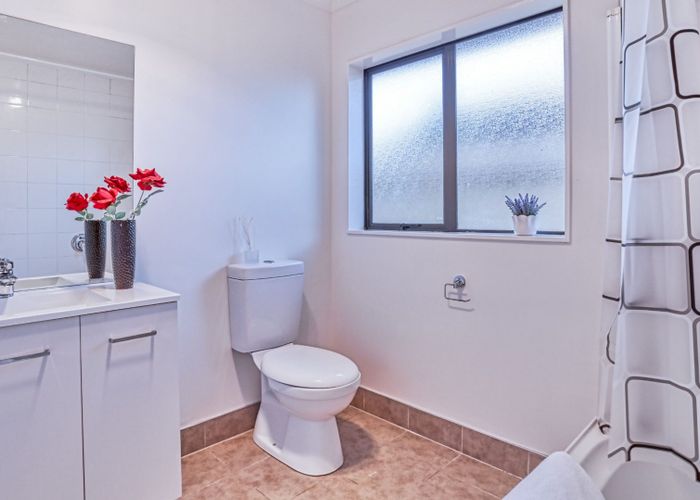  at 2 Hamblyn Place, Ranui, Waitakere City, Auckland