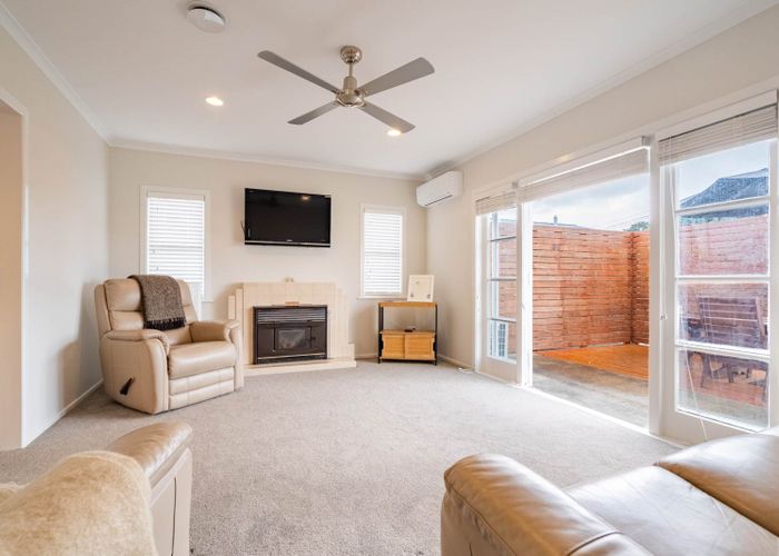  at 12 Albert Road, Kelston, Auckland