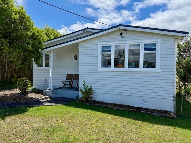  at 212 Beach Haven Road, Beach Haven, North Shore City, Auckland