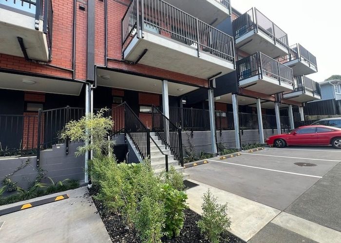  at 209 (E3-1)/2 Castledine Crescent, Glen Innes, Auckland City, Auckland