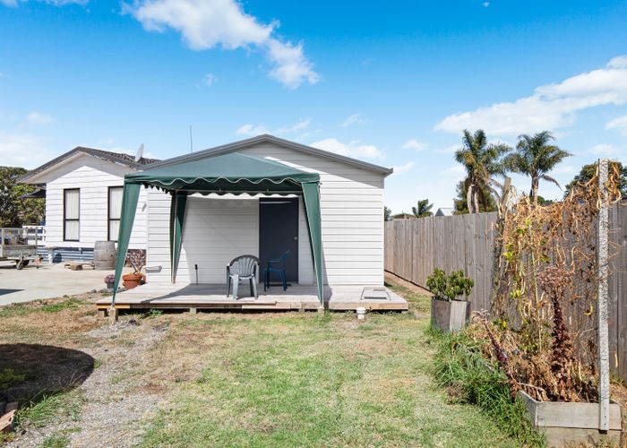  at 27 Kowhai Avenue, KAIAUA, MIRANDA