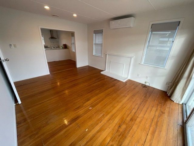  at 5 Glen Marine Parade, Glendene, Waitakere City, Auckland