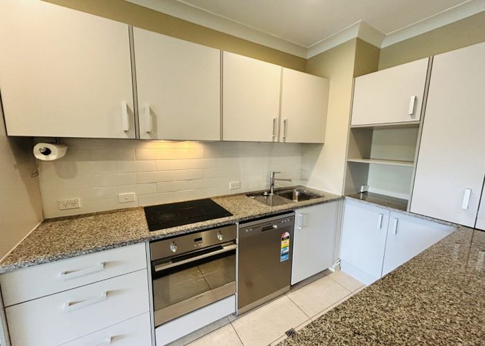  at 8/128 Stancombe Road, Flat Bush, Manukau City, Auckland