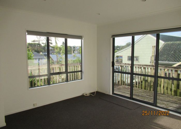  at 1/27 Brougham Place, West Harbour, Waitakere City, Auckland
