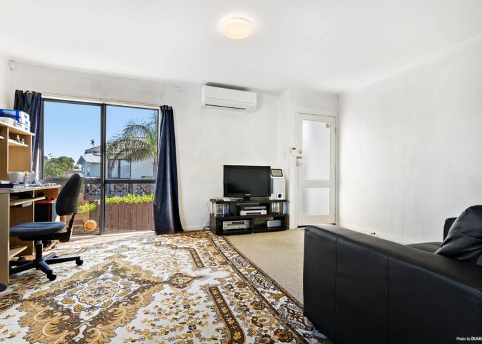  at 1/88 Sunvue Road, Glen Eden, Auckland