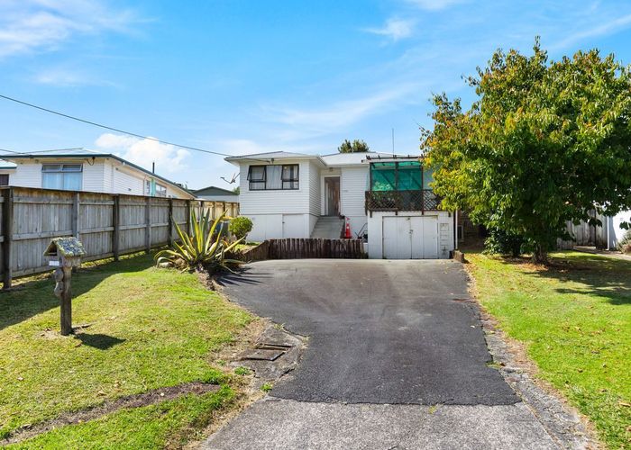  at 6 Springside Place, New Lynn, Waitakere City, Auckland