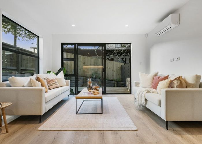  at 43 Oteha Valley Road, Northcross, North Shore City, Auckland