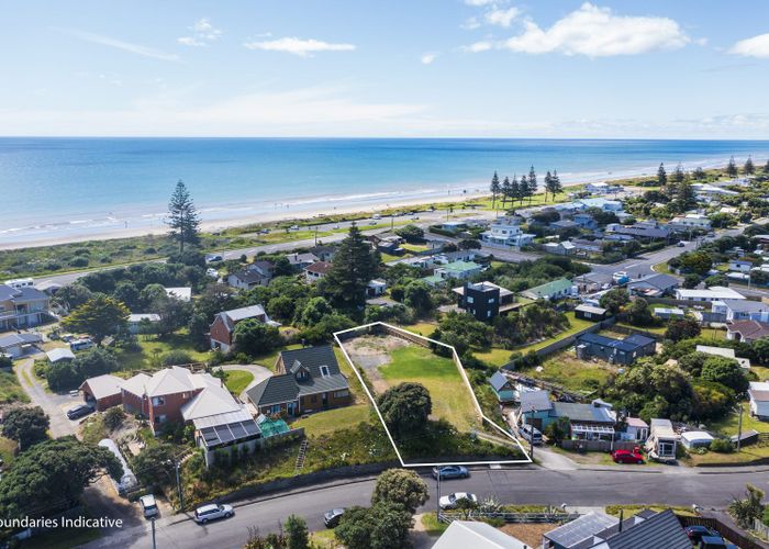  at 5 Babbacombe Avenue, Otaki Beach, Otaki