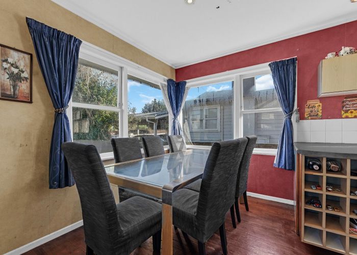 at 8 Braeburn Place, Takanini, Papakura, Auckland