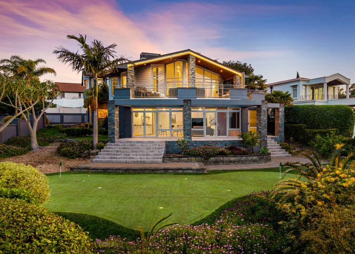  at 1 Centennial Place, Campbells Bay, North Shore City, Auckland