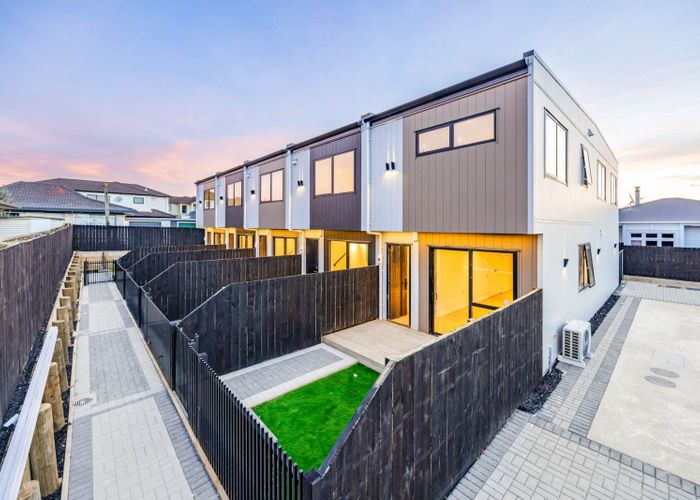  at Lot 4/9 Grande Vue Road, Papatoetoe, Manukau City, Auckland