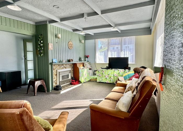  at 102 Champion Street, Cannons Creek, Porirua