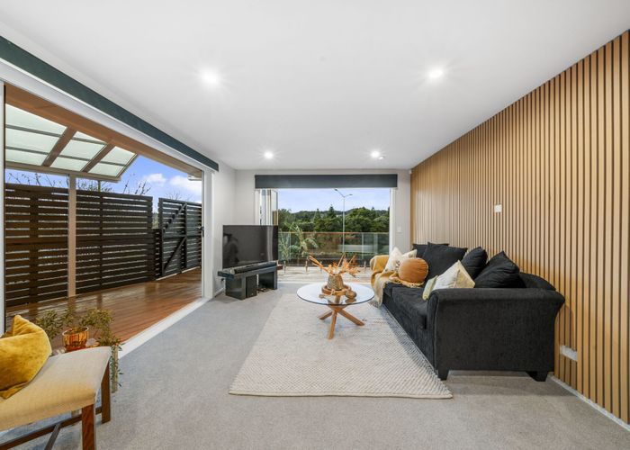  at 40 Lawrence Crescent, Hill Park, Manukau City, Auckland