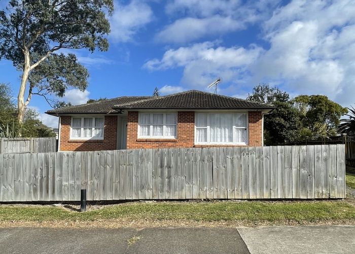  at 111 Gossamer Drive, Pakuranga, Manukau City, Auckland