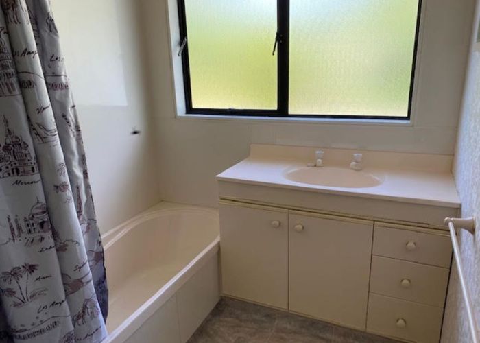  at 12 Ross Road, Tauranga