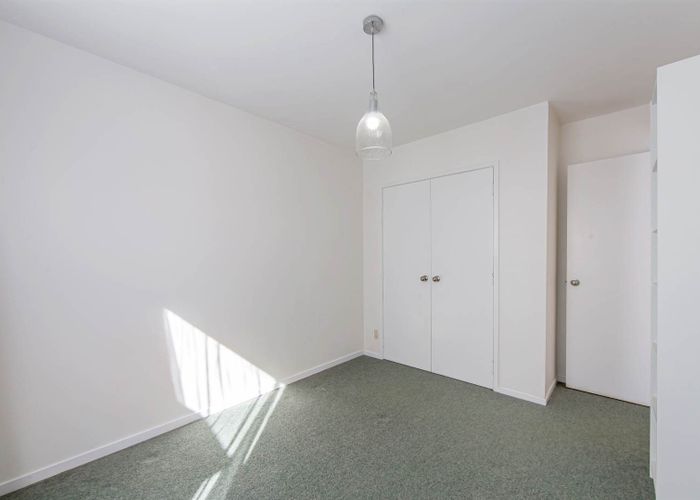  at 2/1 Glen Road, Browns Bay, North Shore City, Auckland
