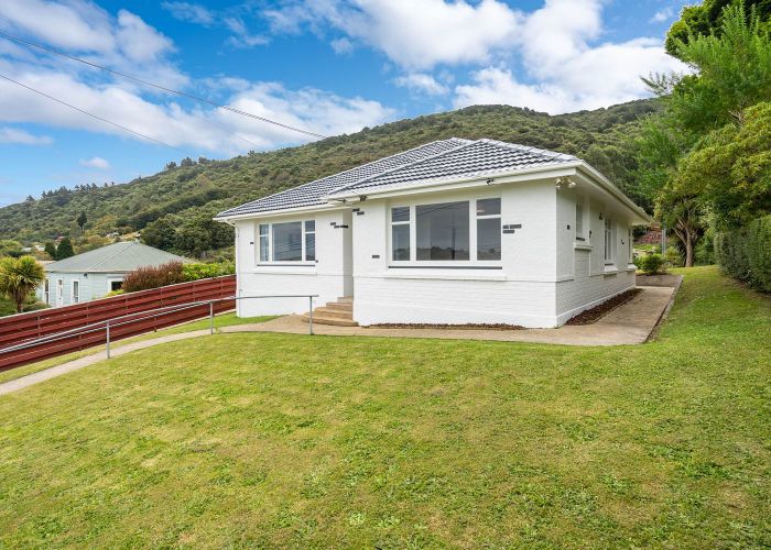  at 39 Kauri Street, Ravensbourne, Dunedin