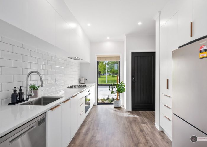  at 33 Leo Waikari Crescent, Wallaceville, Upper Hutt