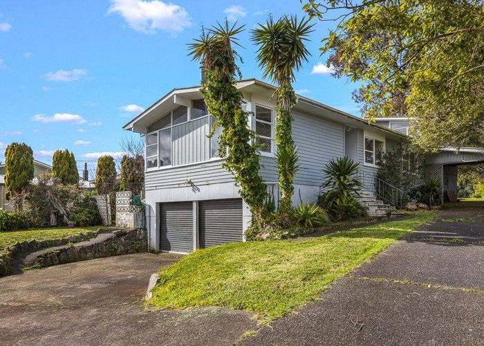  at 2 Coburg Street, Henderson, Waitakere City, Auckland