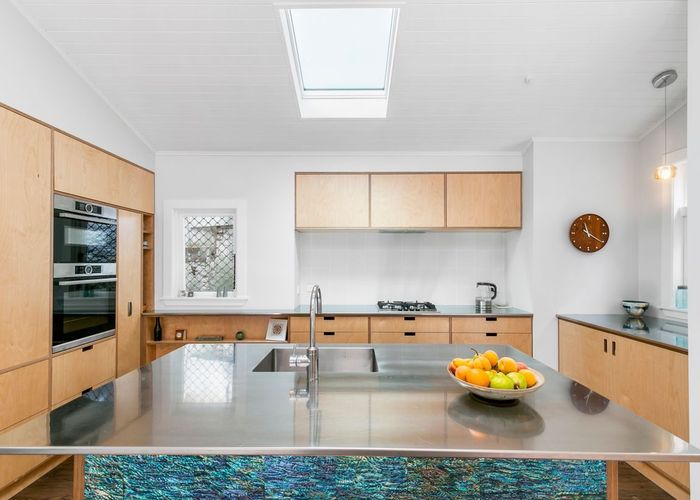  at 3 Tyne Street, Island Bay, Wellington