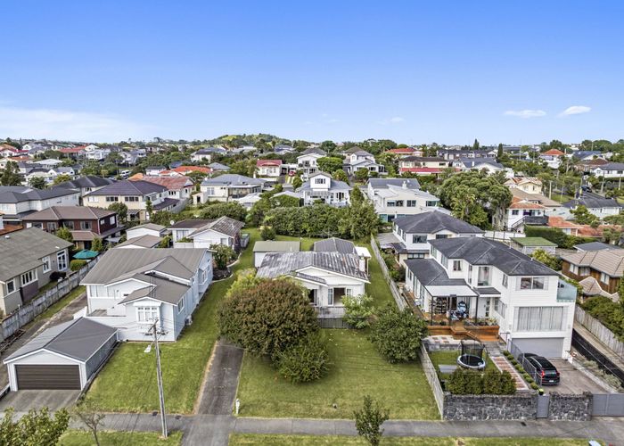  at 18 Admiral Beatty Avenue, Three Kings, Auckland City, Auckland