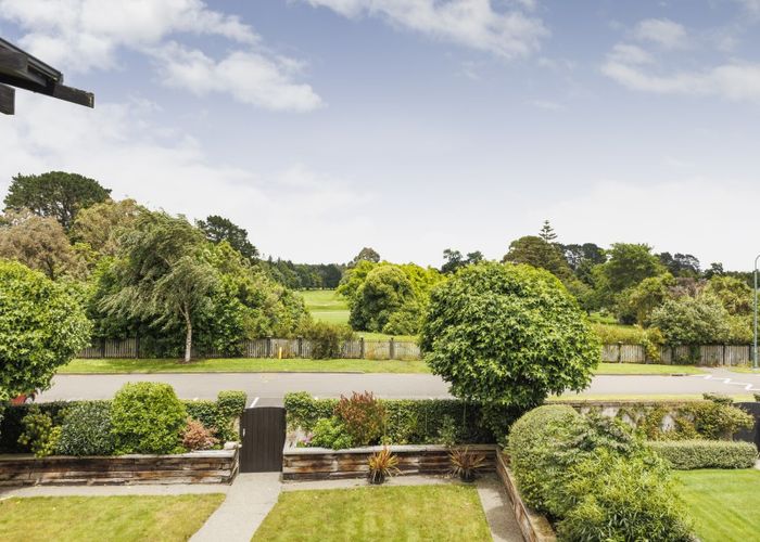 Free property data for 8 Fairway Grove, Hokowhitu, Palmerston North homes.co.nz