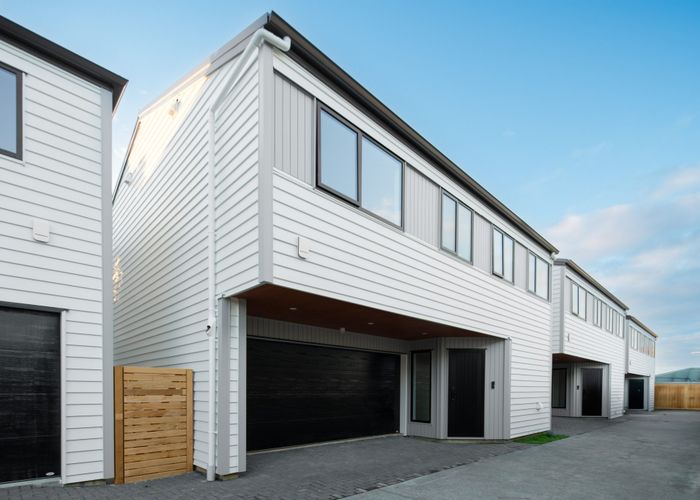  at 8A,B,C,D Deuxberry Avenue, Northcote, North Shore City, Auckland