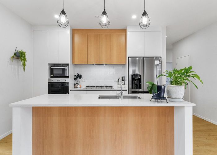  at 14 Earlywood Road, Ardmore, Auckland