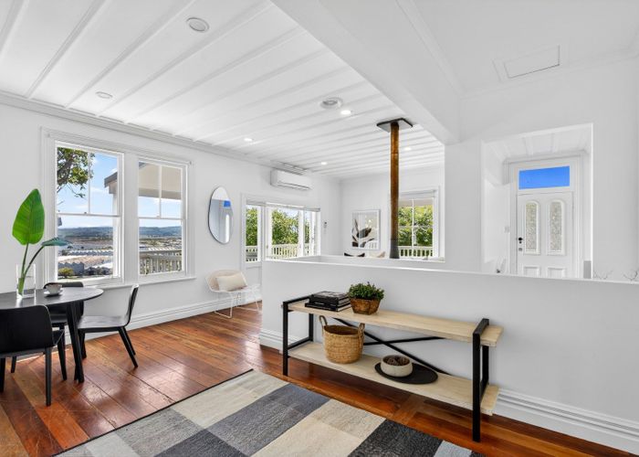  at 1 Denholm Road, Hospital Hill, Napier, Hawke's Bay