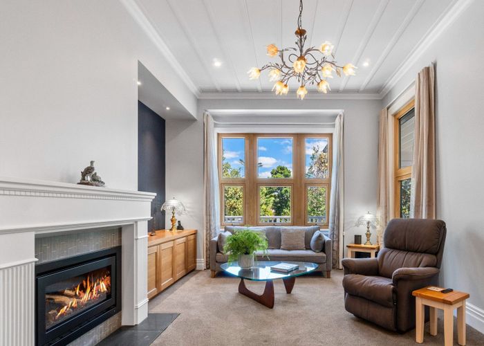  at 48 Stanley Point Road, Stanley Point, Auckland