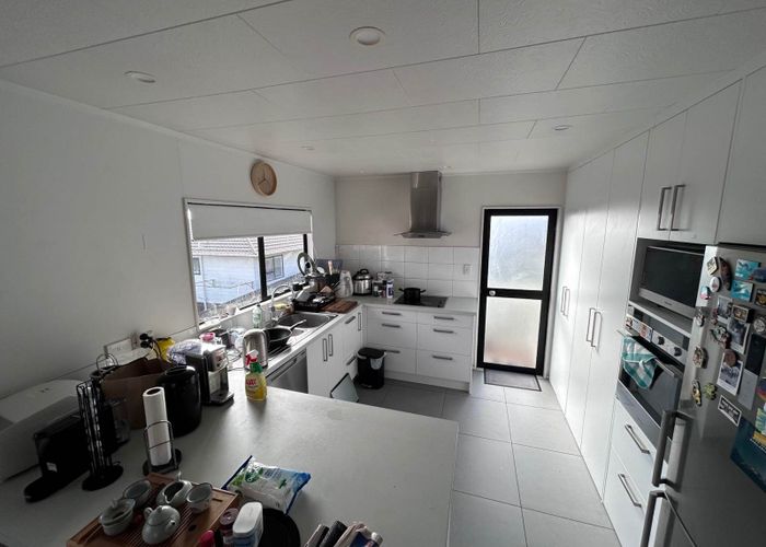  at 15B Exeter Place, Unsworth Heights, North Shore City, Auckland