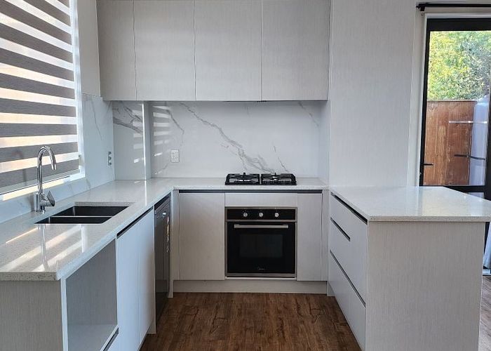  at 22F Totaravale Drive, Totara Vale, North Shore City, Auckland