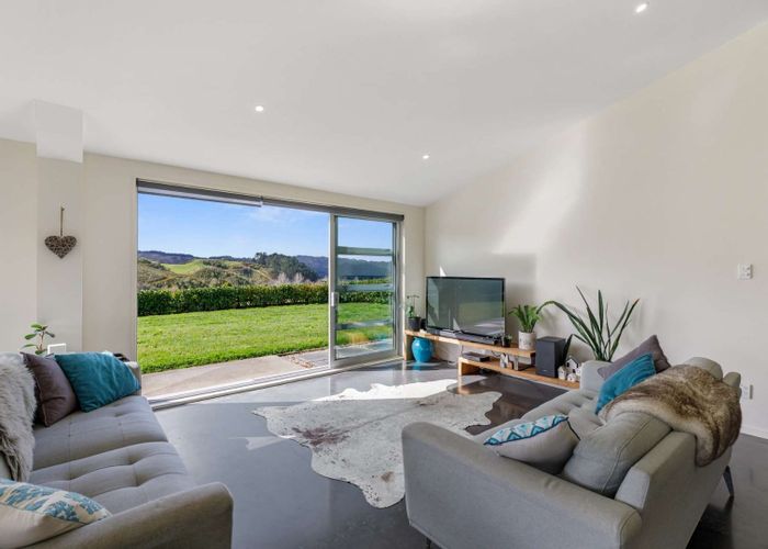  at 4 Bridle Way, Papakura