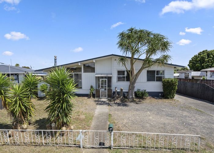  at 35 Fairlight Place, Manurewa, Auckland