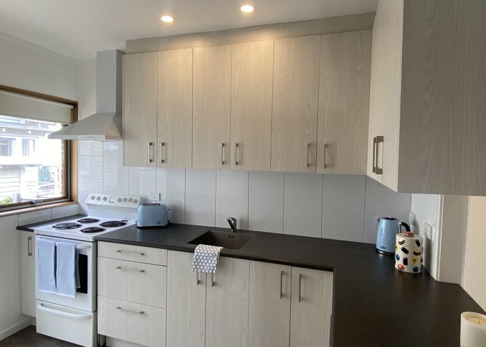  at 2/98 Namata Road, One Tree Hill, Auckland City, Auckland
