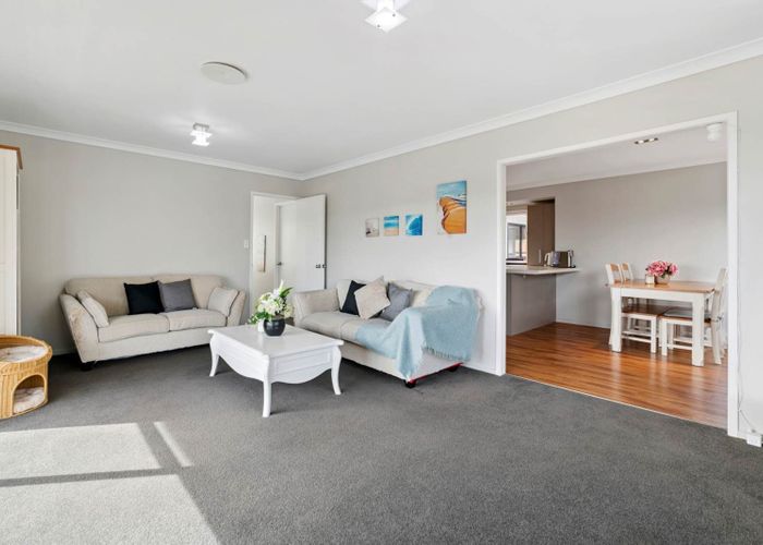 at 10 Photinia Place, Botany Downs, Manukau City, Auckland